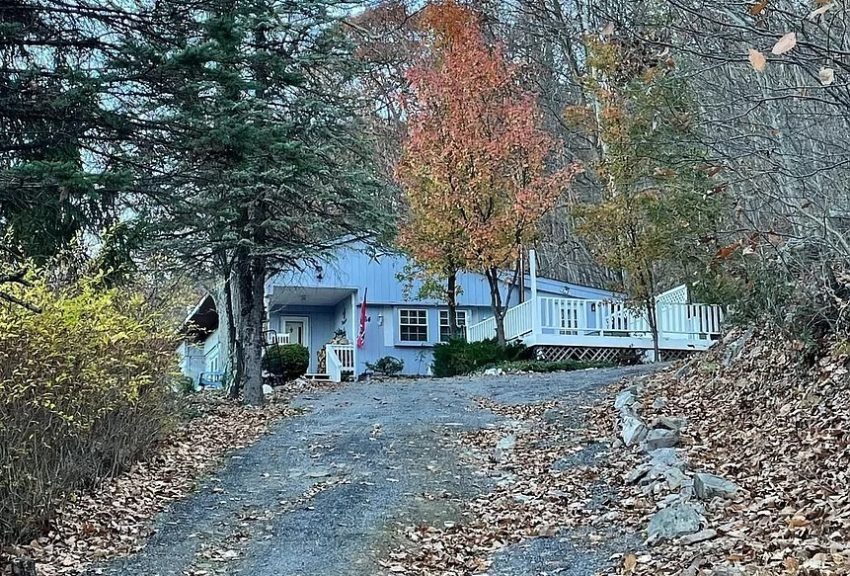 Lovely 1979 Ranch Home in Great Cacapon, West Virginia