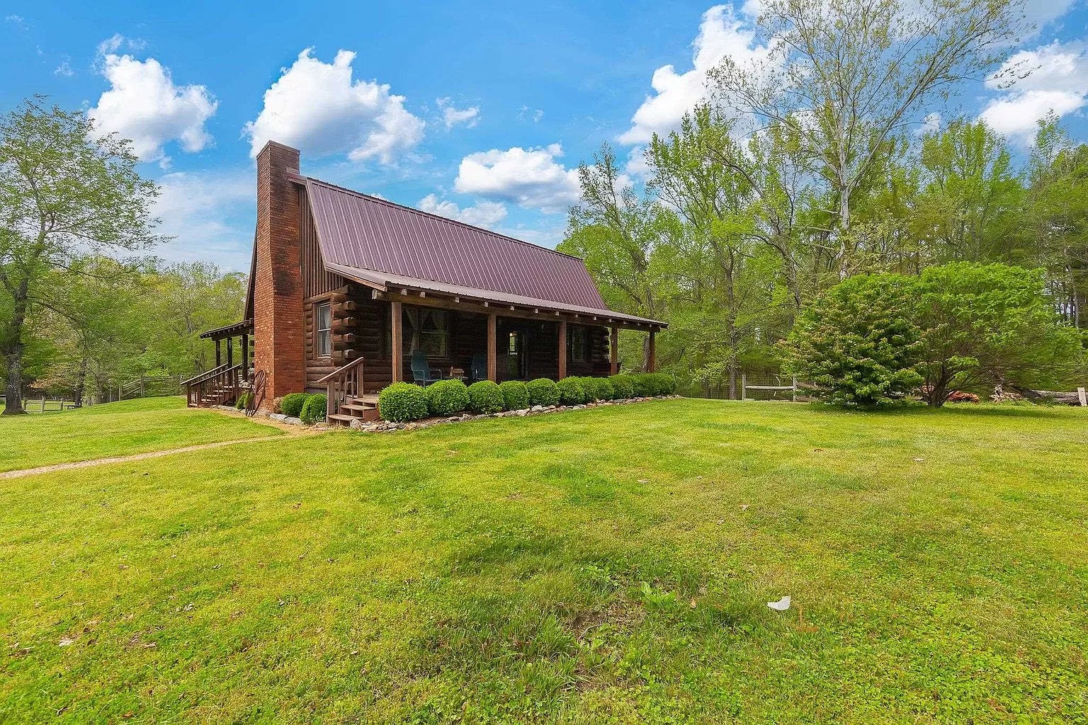 Amazing Log Cabin on 63 Acres for Sale in Huntingdon, Tennessee