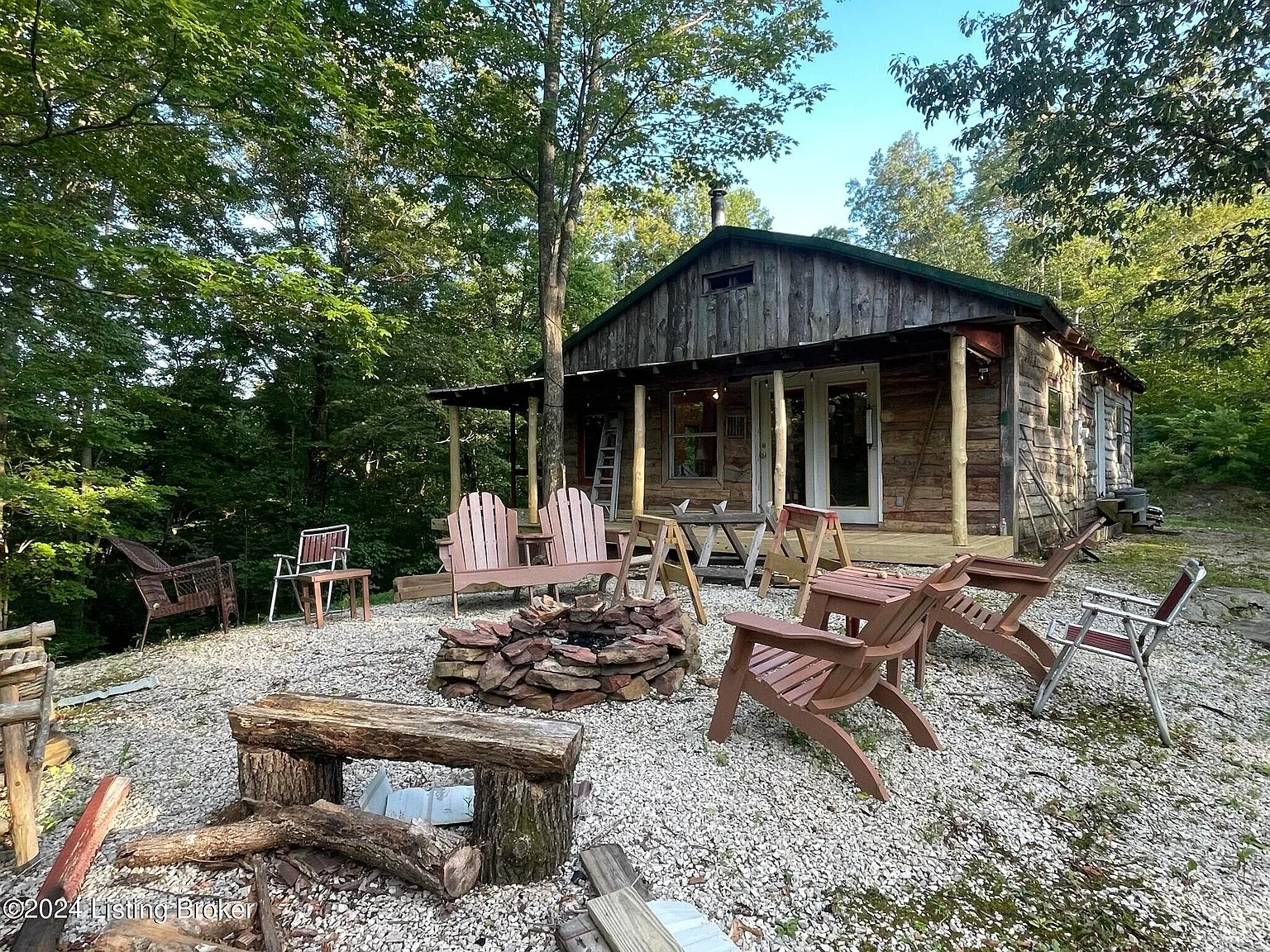 Cozy Cabin on 48 Acres in Booneville, Kentucky - WA Online