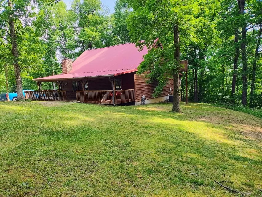 Charming Cabin for Sale in McKee, Kentucky