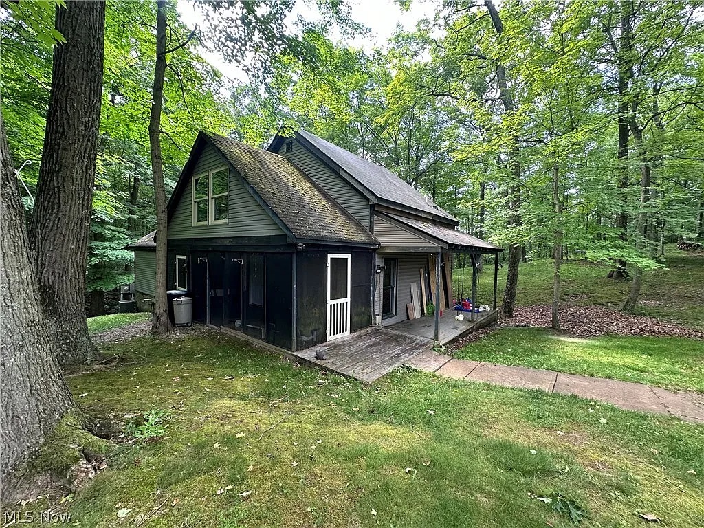 Charming 2003 Home on 16.82 Acres in McConnelsville, Ohio