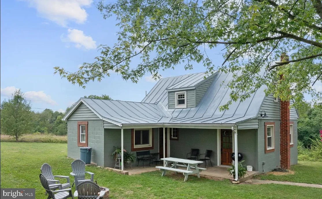 Charming 1945 Cape Cod Home on 3 Acres in New Market, Virginia