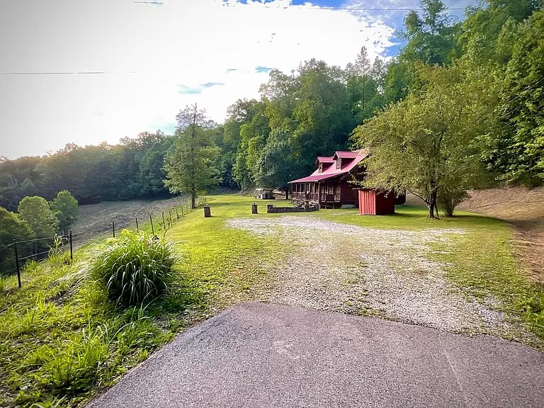 Charming Log Cabin in Salyersville, Kentucky