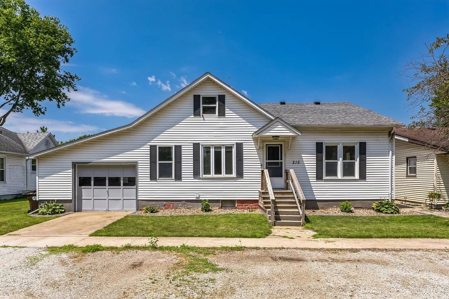 Charming Ranch Home for Sale in Toluca, Illinois