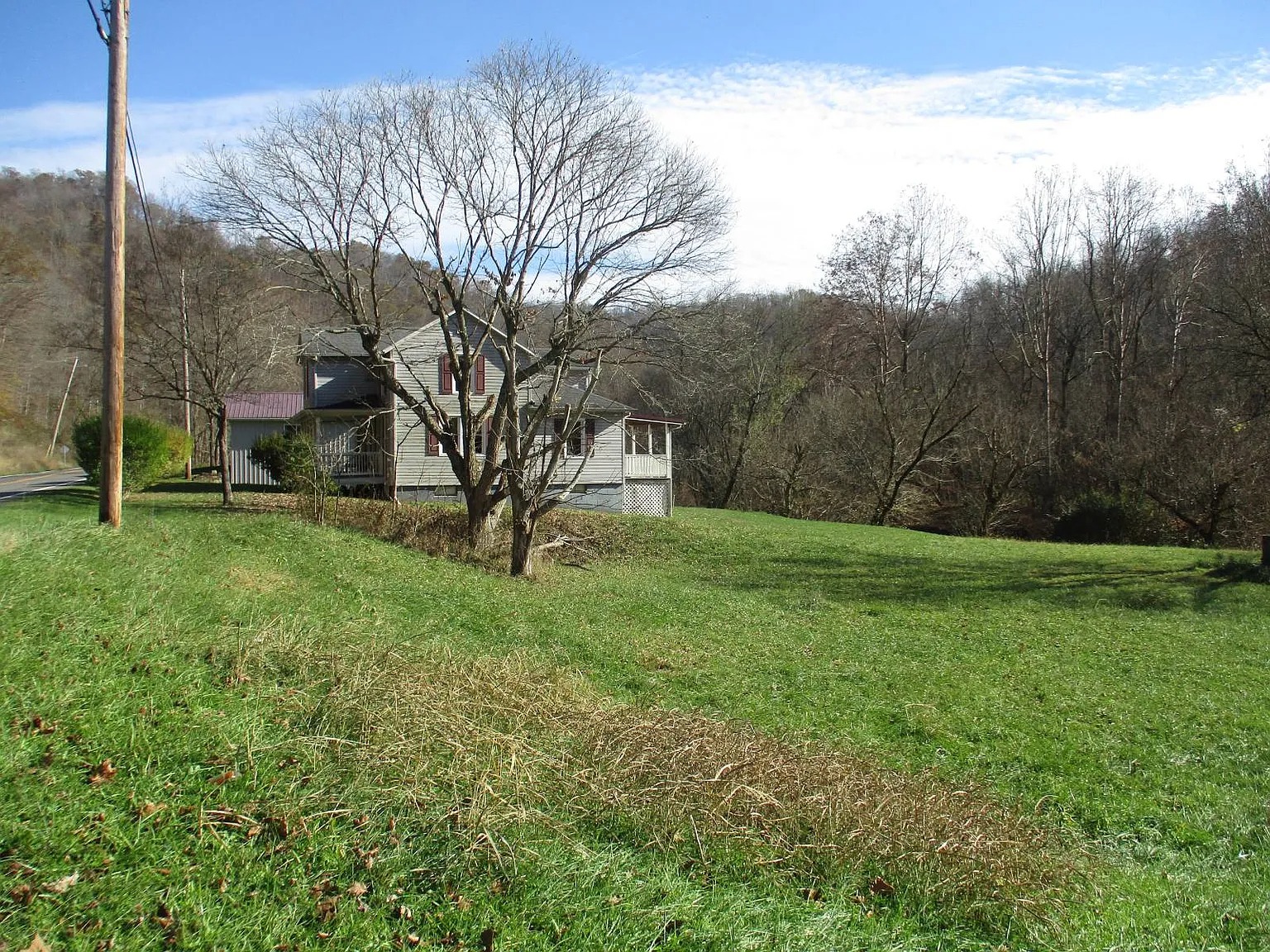 Spacious 3-Bedroom House in Burnsville, West Virginia