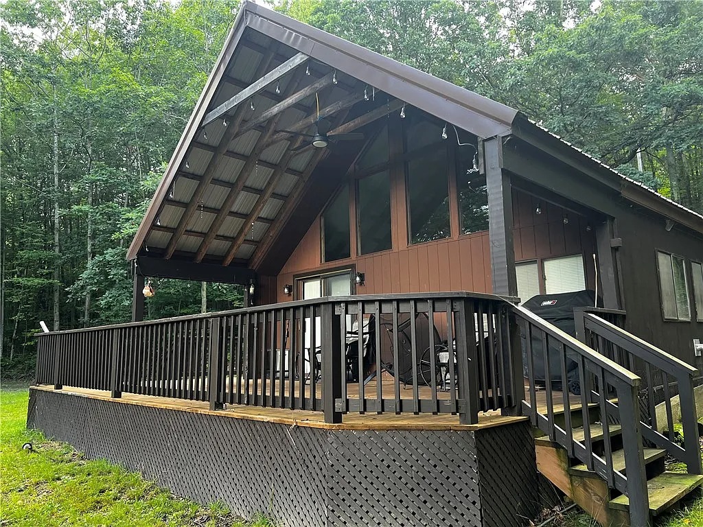 Cozy and Beautiful Cabin on 21.90 Acres in Clarksville, New York