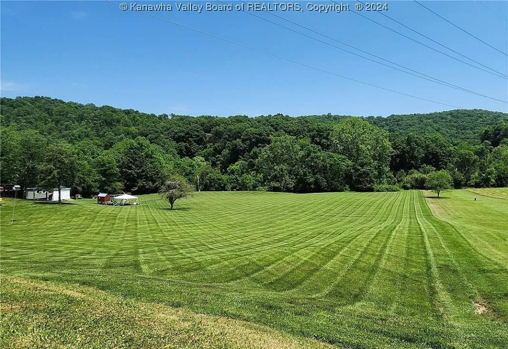 Charming 4Bedroom Home on 3 Acres in Elkview, West Virginia Daily Info