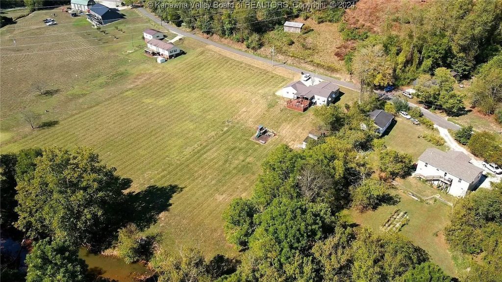 Charming 4Bedroom Home on 3 Acres in Elkview, West Virginia Daily Info