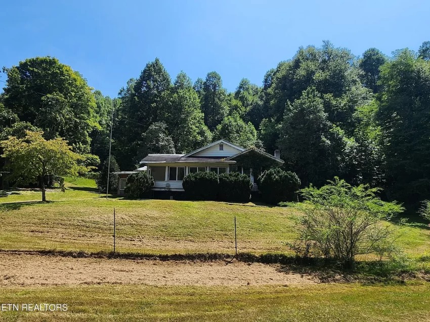 3-Bedroom Fixer-Upper Home on 19.85 Acres in Pennington Gap, Virginia