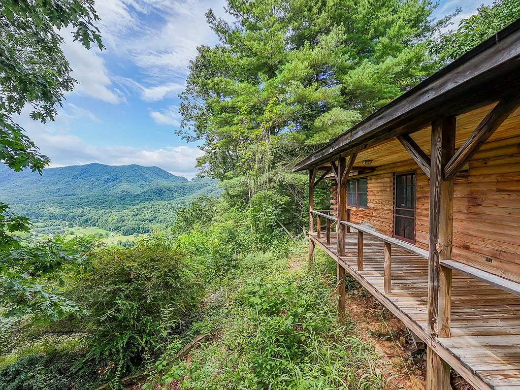 Charming Cabin on 7.08 Acres for Sale in Robbinsville, North Carolina