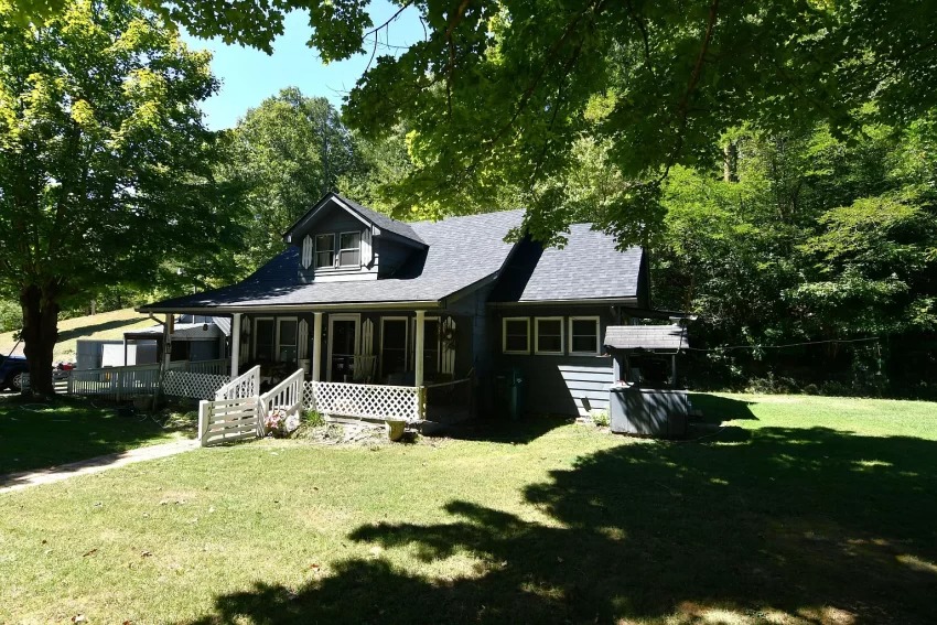 Charming Country Home on 3.6 Acres in Morehead, Kentucky