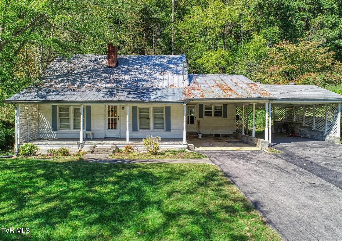 Charming 1937 Farmhouse for Sale in Rogersville, Tennessee