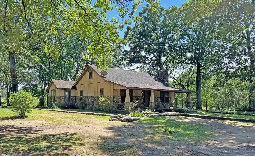 5-Bedroom Home on 4.7 Acres in Counce, Tennessee