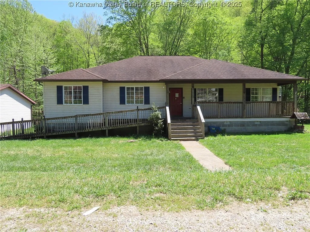 3-Bedroom Ranch on 0.8 Acres in Elkview, West Virginia