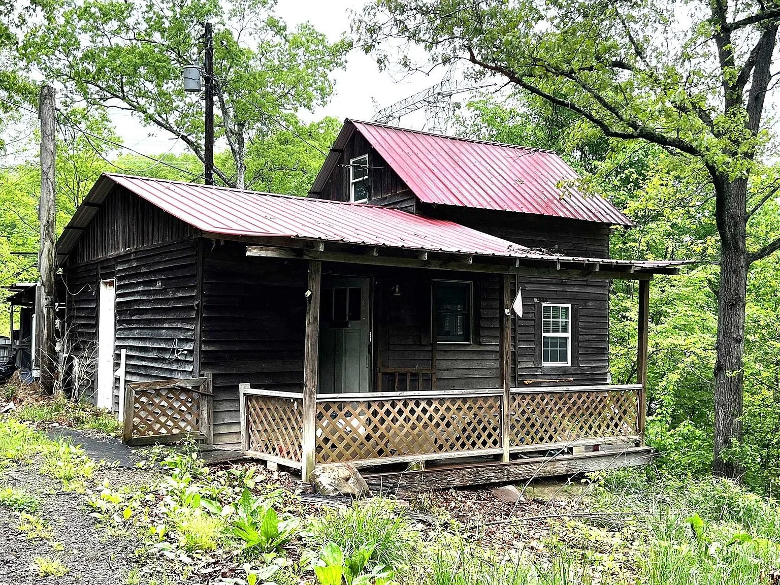 1-Bedroom Cabin on 1 Acre in Greenup, Kentucky