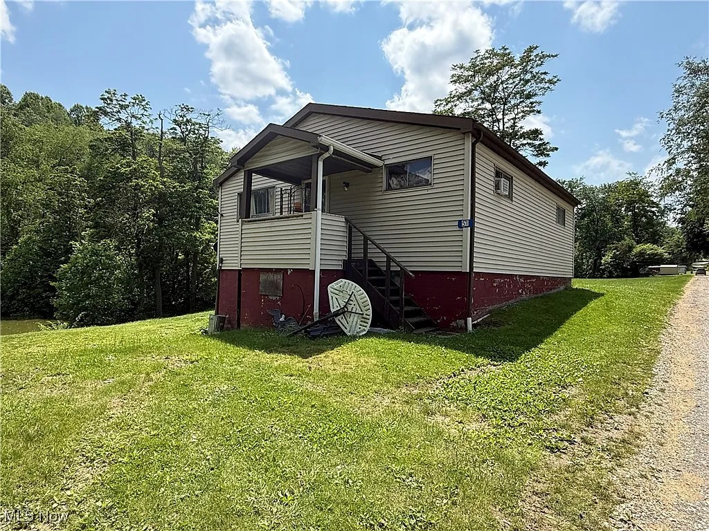 2 Bedroom Home on 35 Acres in New Cumberland, West Virginia