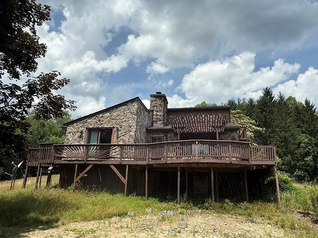 4-Bedroom Hilltop Home on Nearly 50 Acres in Scarbro, West Virginia