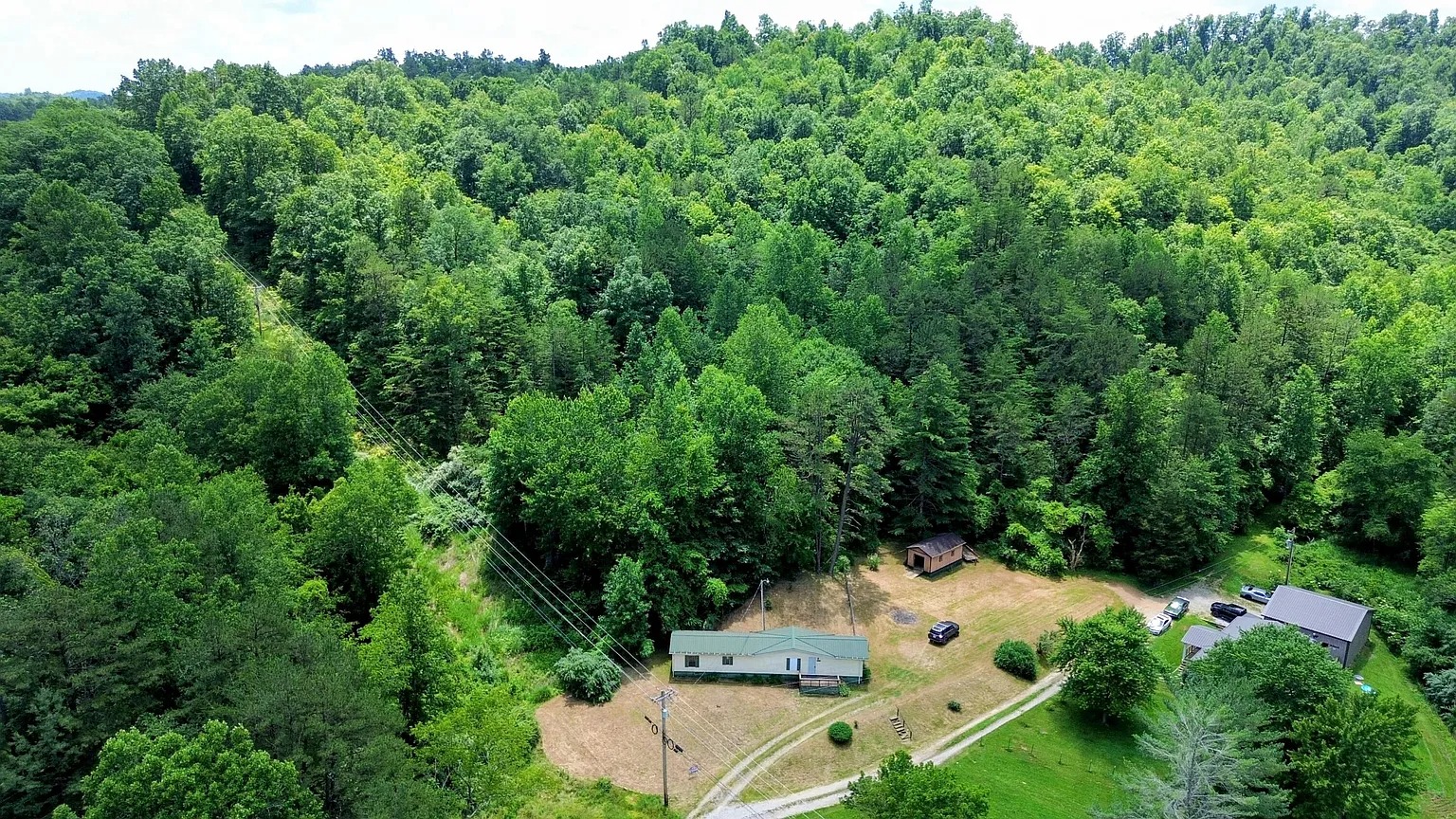 37.98 Acres with Trails, Timber, and Renovation Potential – Manchester, Kentucky