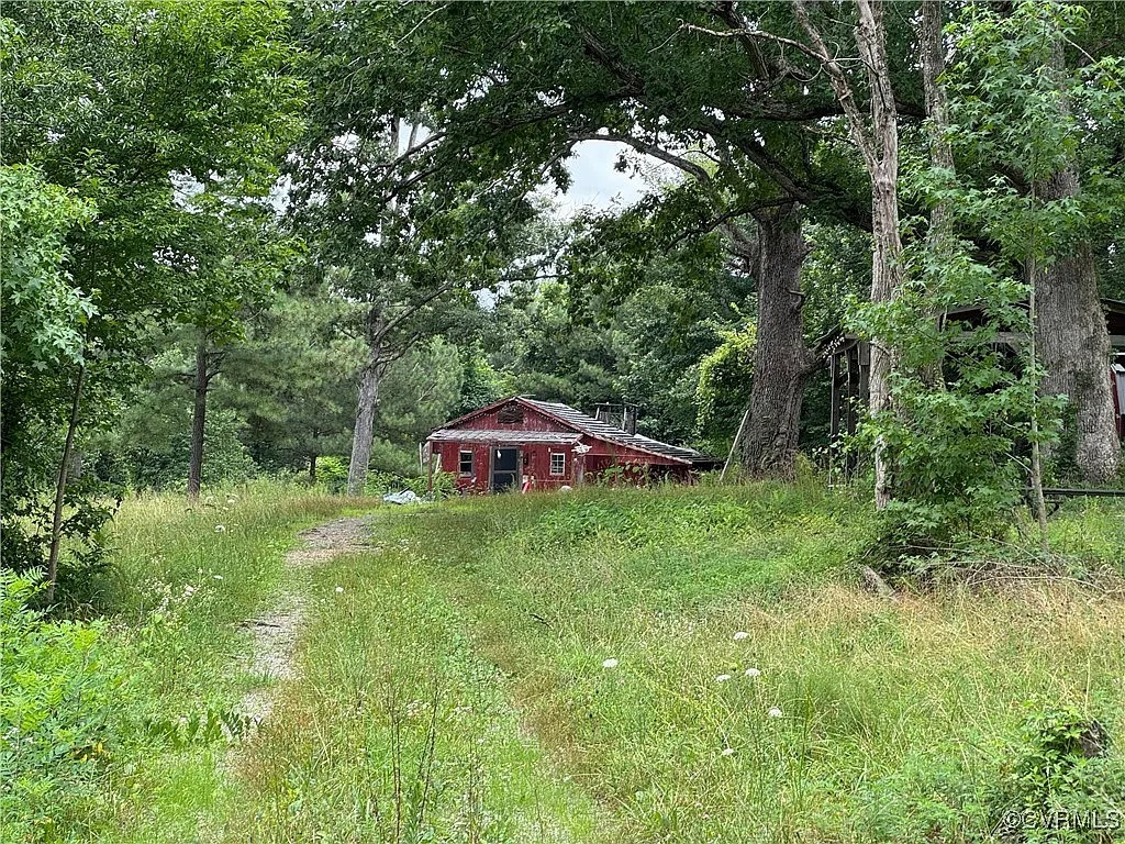 Wooded 75-Acre Property with Cabin Near Waverly, Virginia