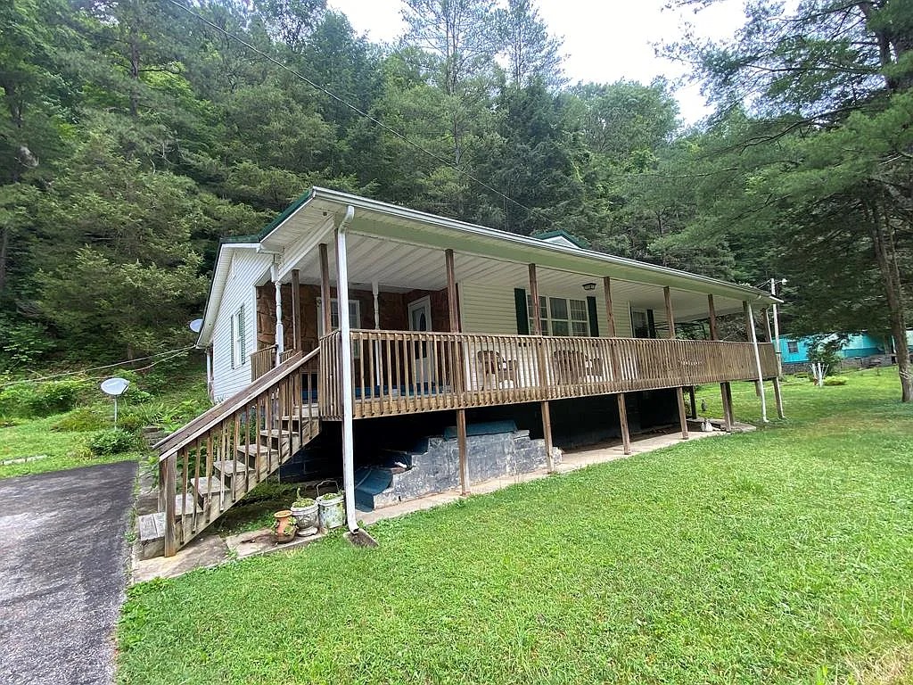 15-Acre Country Home in Dingess, West Virginia