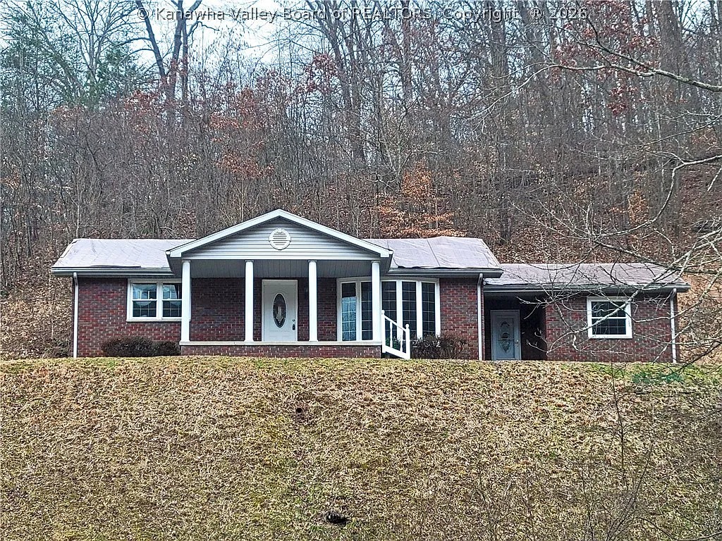 Home with 2.45 Acres in Charleston, West Virginia