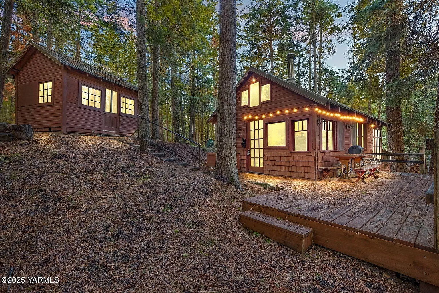 Cabin with 0.24 Acres in Naches, Washington