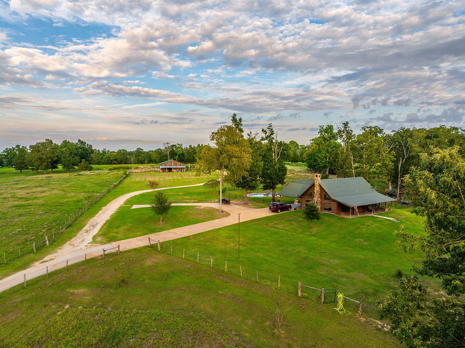 Log Home with 73 Acres in Henderson, Texas