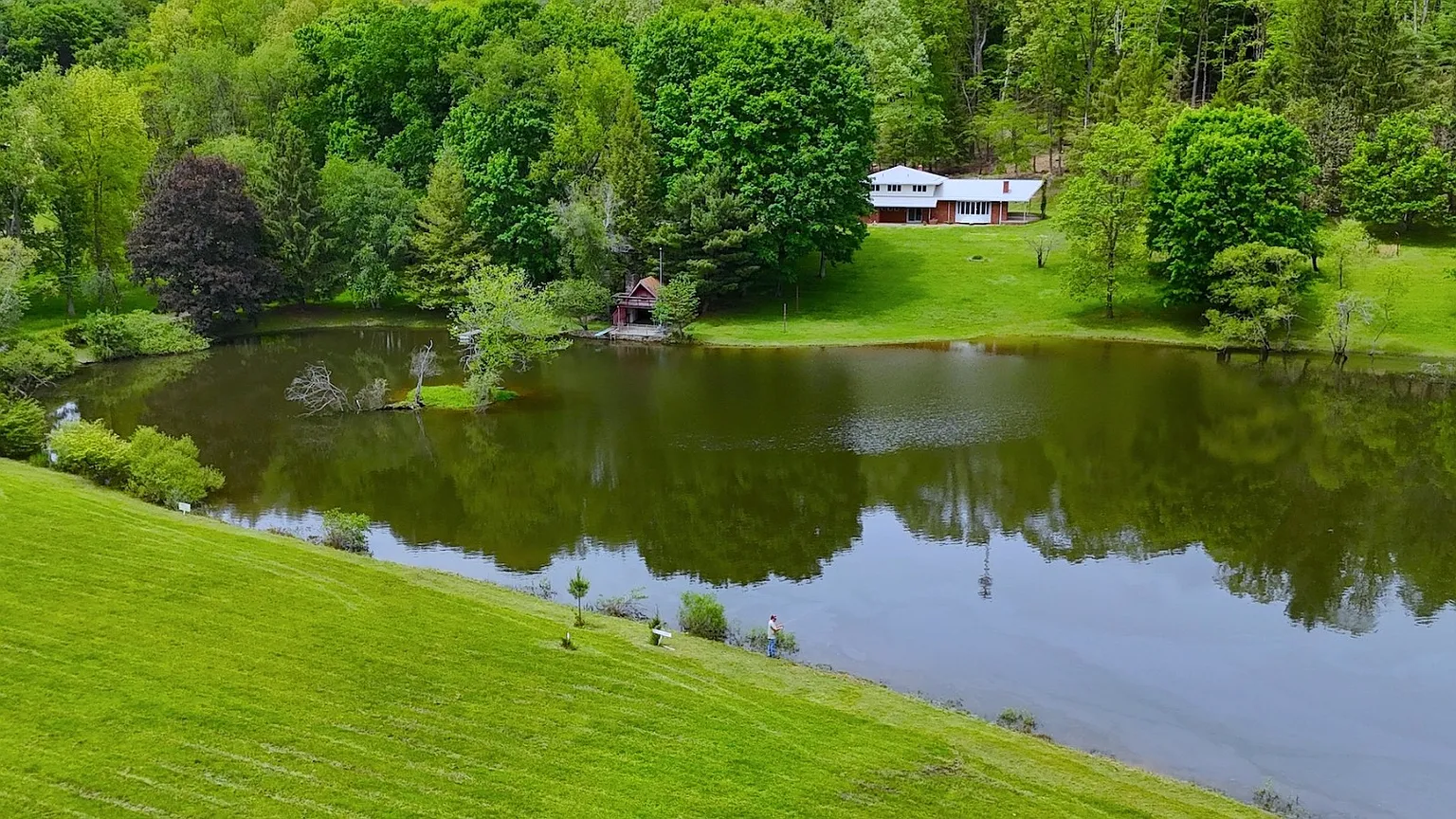 Single Family Home with 11.82 Acres in Butler, Ohio