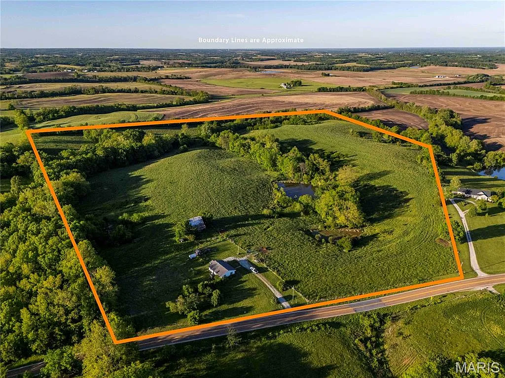 Home with 63 Acres in Franklin, Missouri