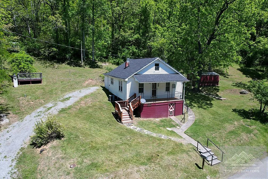 Cottage with 22 Acres in Lerona, West Virginia