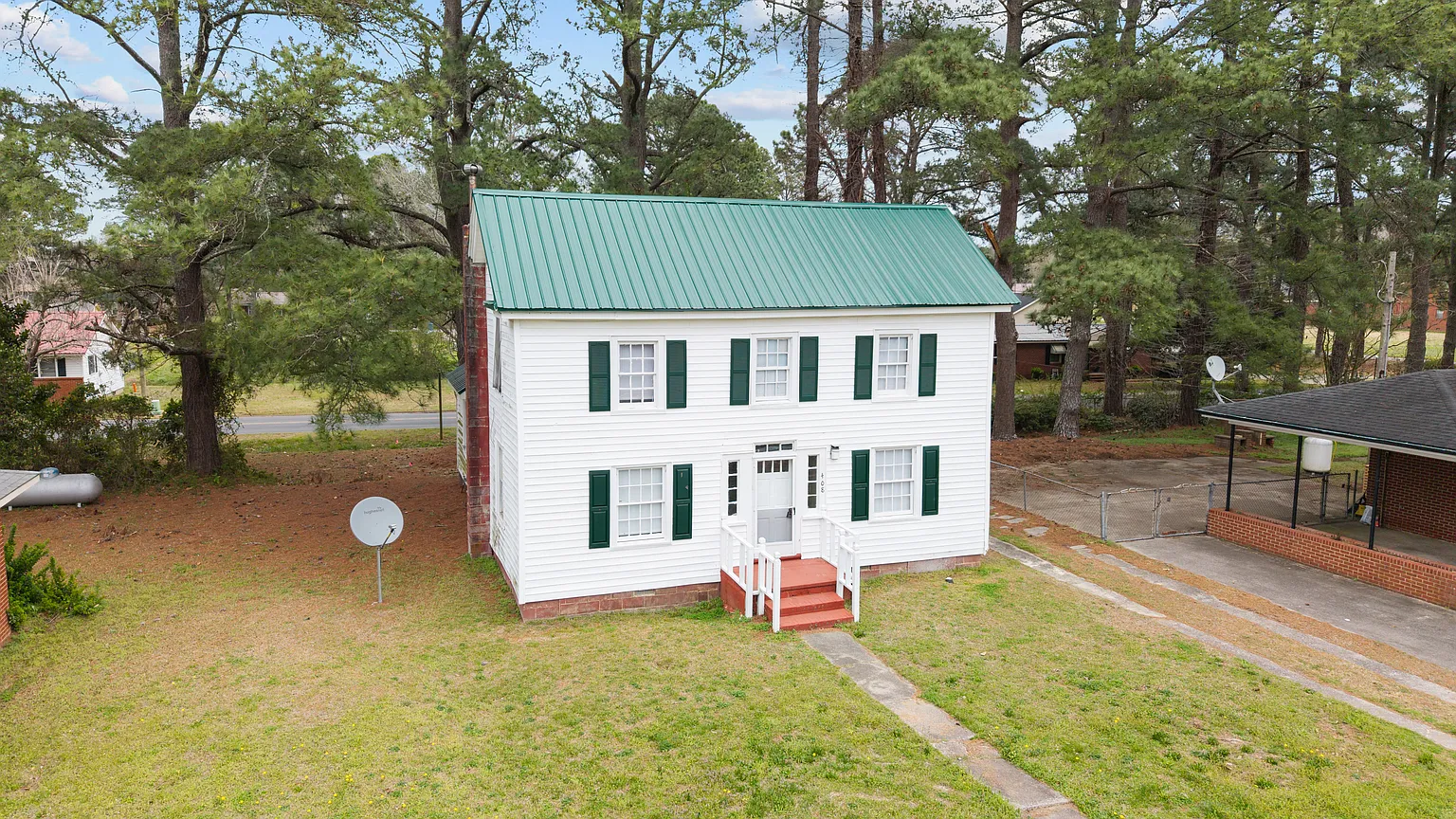 Home with 5,662.8 Square Feet Lot in Roper, North Carolina