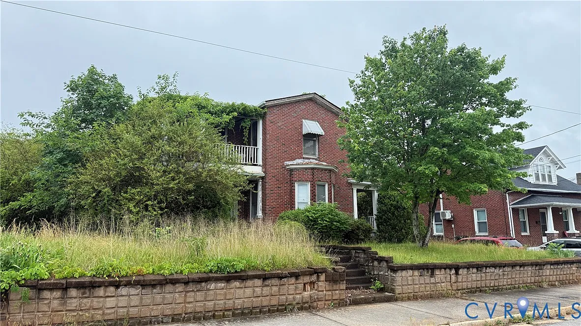 Home with 0.3 Acres in Martinsville, Virginia