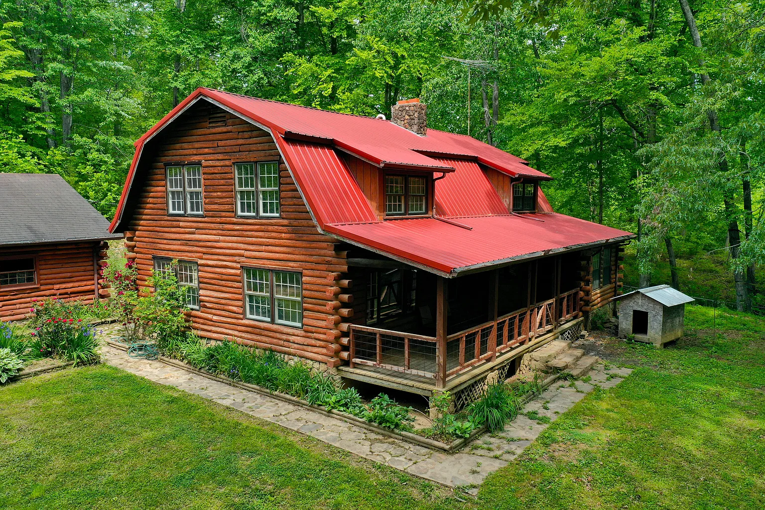 Cabin with 10.48 Acres in London, Kentucky