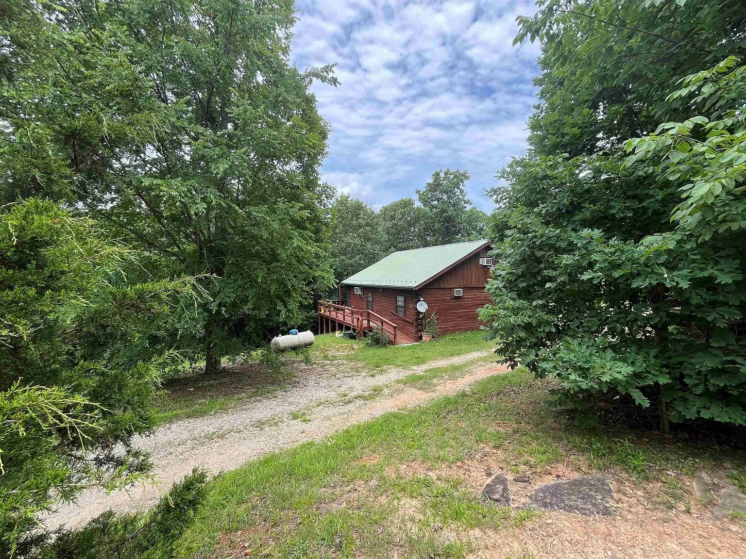 Log Home with 3 Acres in Mountain View, Arkansas