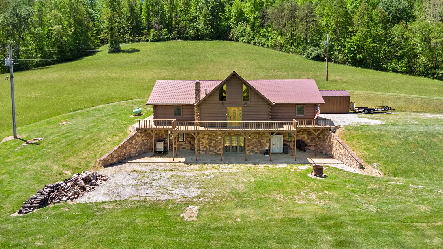 Cabin with 78 Acres in Sandy Hook, Kentucky