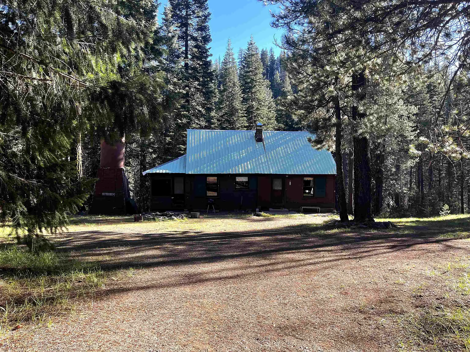 Cabin with 0.53 Acres in Chester, California