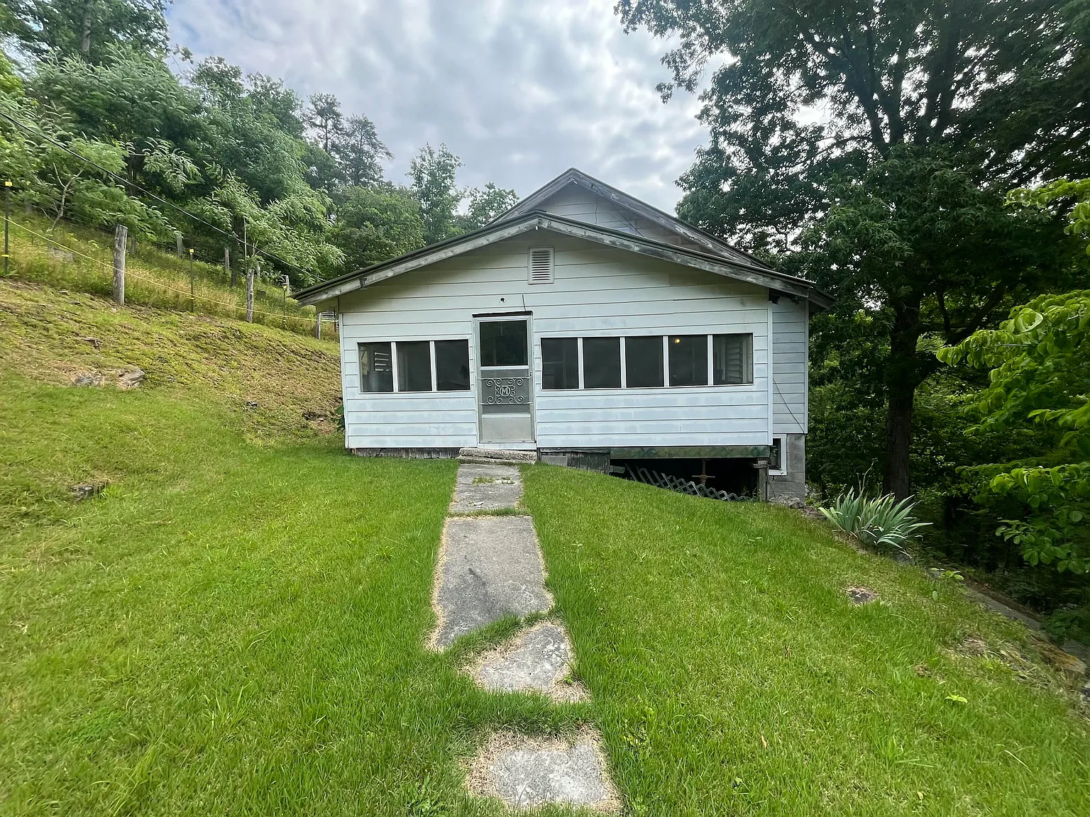 Home with 20.86 Acres in Hiram, Kentucky