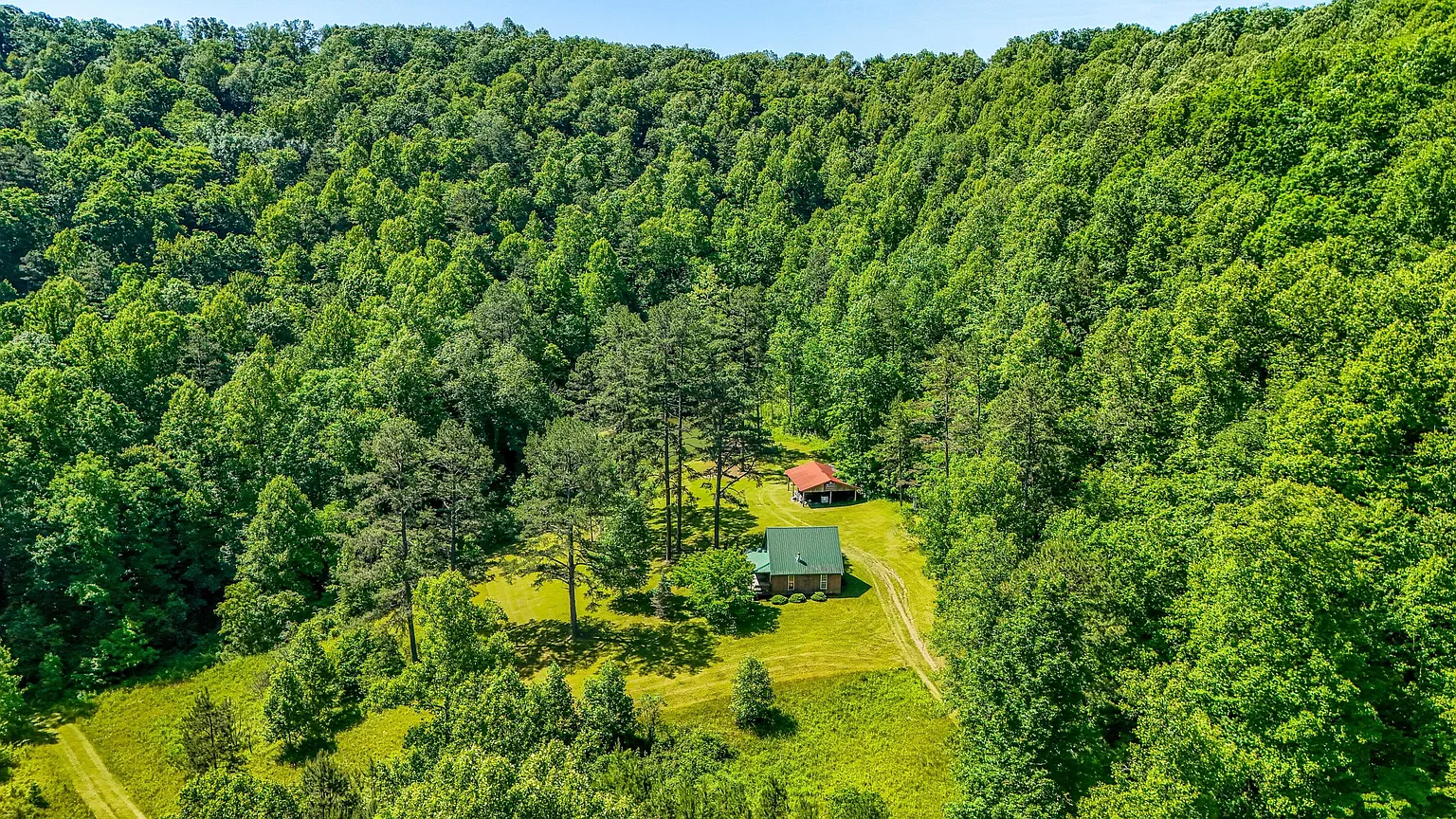 Cabin with 45.19 Acres in Livingston, Kentucky