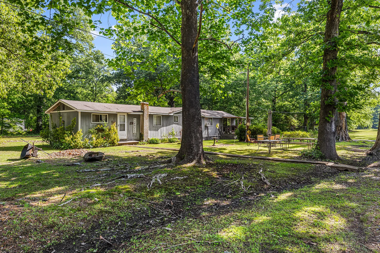 Single Family Residence with 10 Acres in Lonoke, Arkansas