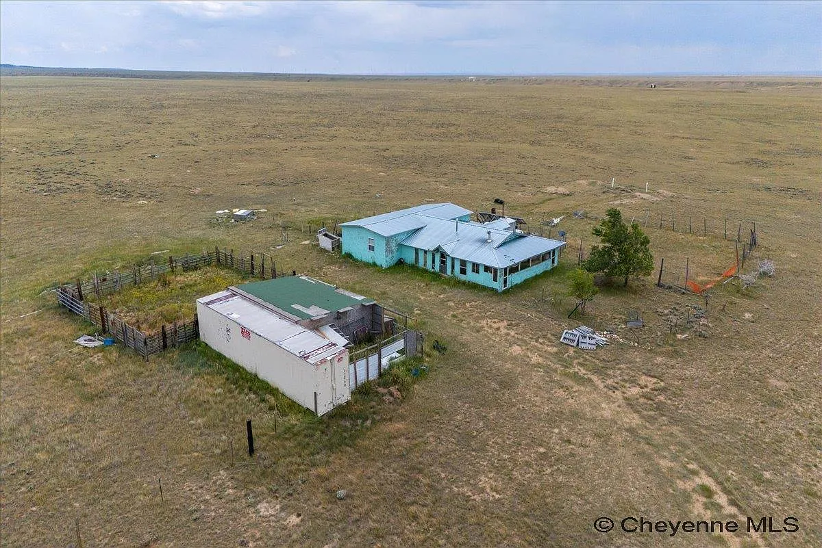 Off-Grid Home with 107 Acres in Medicine Bow, Wyoming