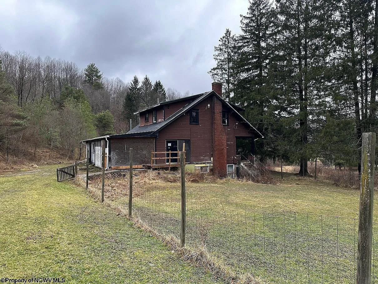 Country Home with 10.95 Acres in Thornton, West Virginia
