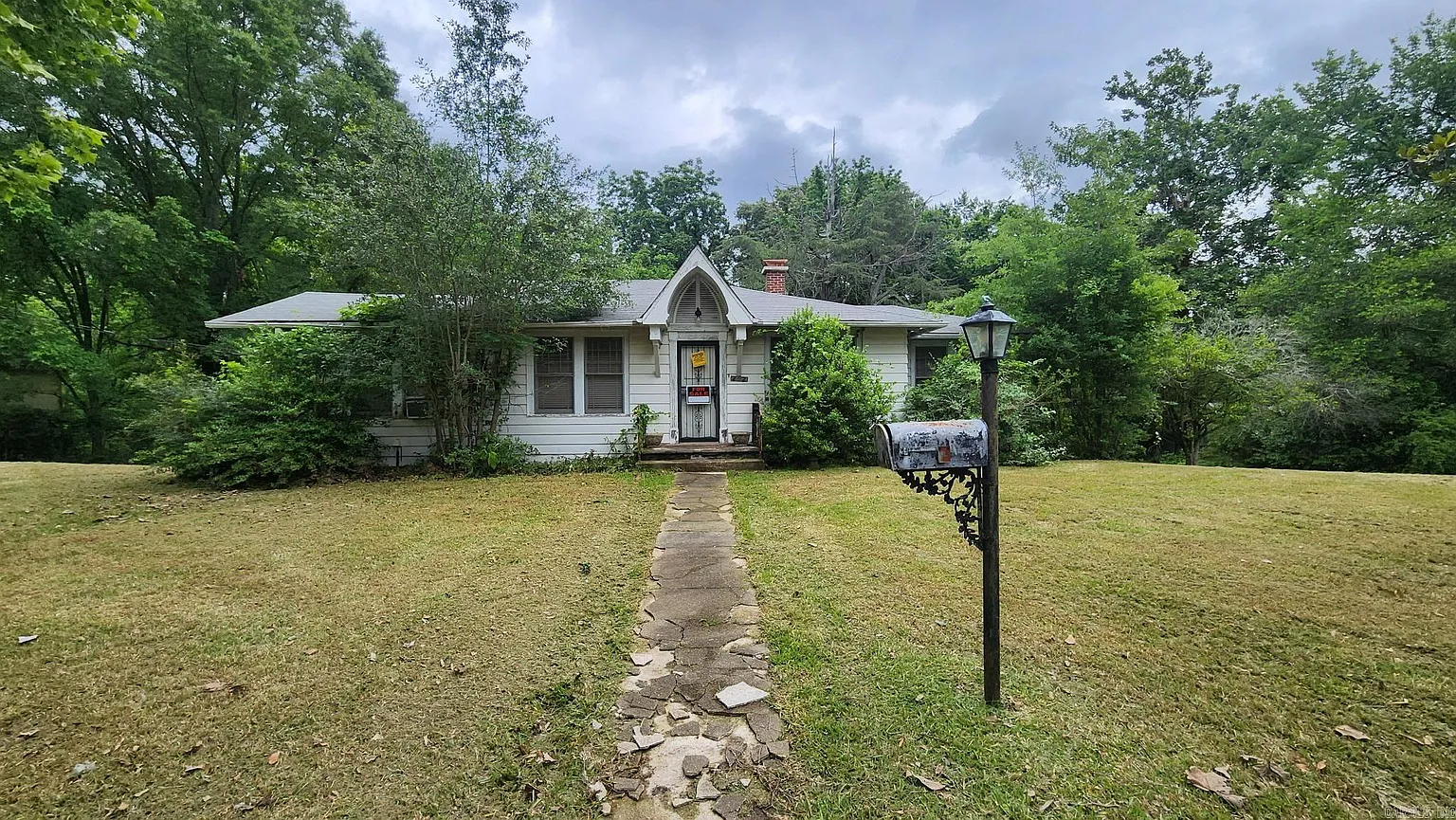Home with 2.02 Acres in West Helena, Arkansas
