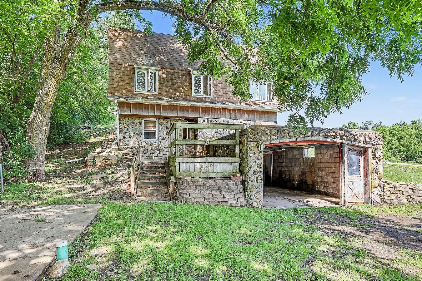 Ranch Home with 0.59 Acres in Newton, Iowa